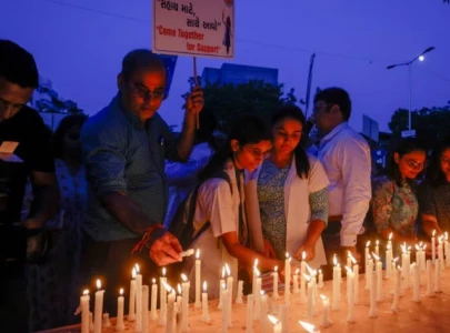 indian doctors continue strike after colleague s murder